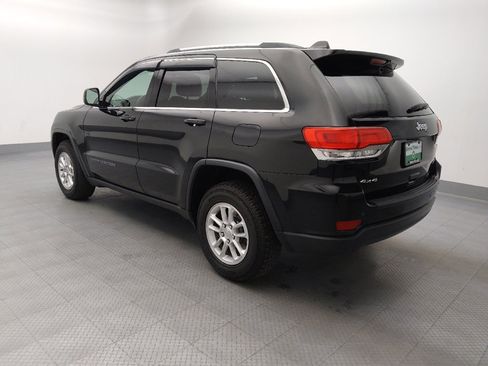 Used 2018 Jeep Grand Cherokee Laredo AWD/4WD image 3