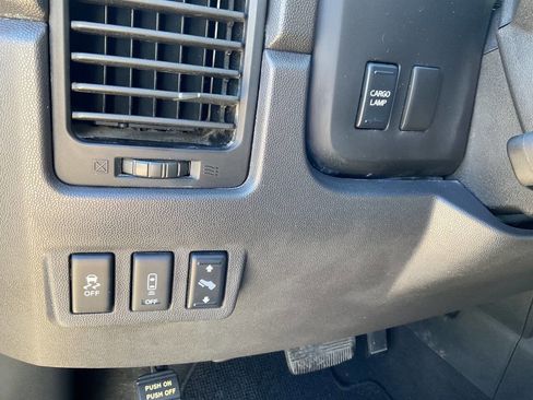 Used 2015 Nissan Titan PRO-4X w/ Pro-4x Luxury Package image 18