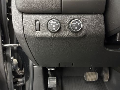 Used 2016 GMC Canyon SLT AWD/4WD image 18