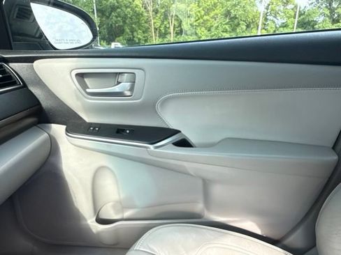 Used 2015 Toyota Camry XLE FWD image 17