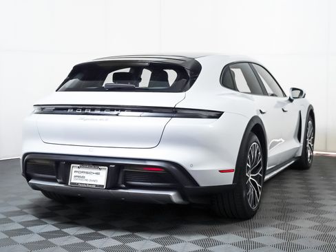 Used 2024 Porsche Taycan 4S image 10