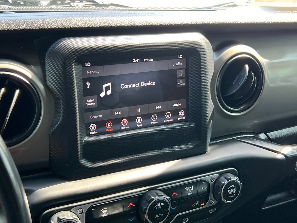 Used 2018 Jeep Wrangler Unlimited Sport S AWD/4WD image 27