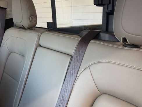 Used 2015 GMC Canyon SLT w/ Driver Alert Package image 27