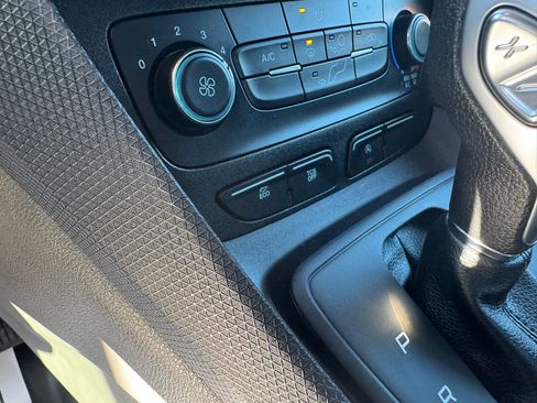 Used 2022 Ford Transit Connect XL image 15