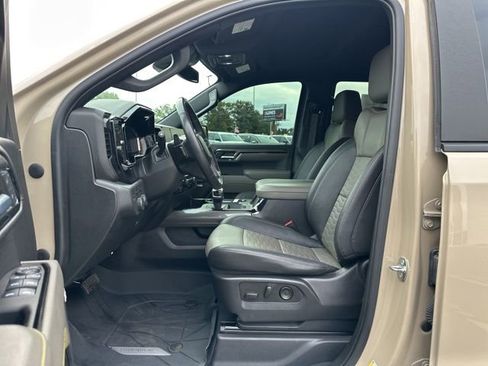 Used 2023 Chevrolet Silverado 1500 ZR2 image 9