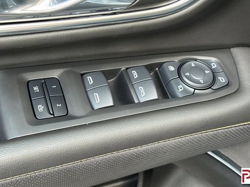 Used 2024 GMC Yukon AT4 w/ Technology Package AWD/4WD image 12