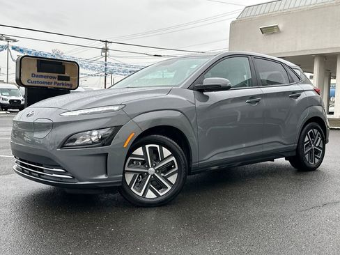 Certified 2023 Hyundai Kona SE w/ Cargo Package image 1