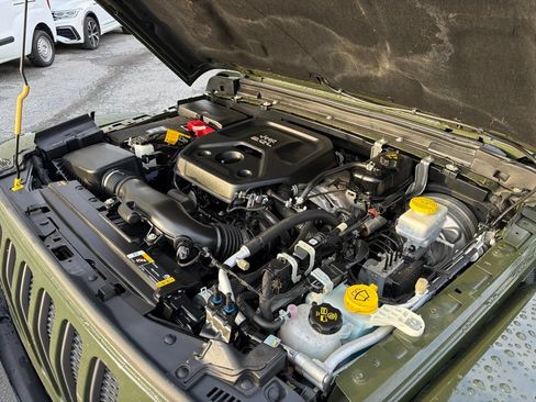 Used 2021 Jeep Wrangler Unlimited Rubicon AWD/4WD image 42
