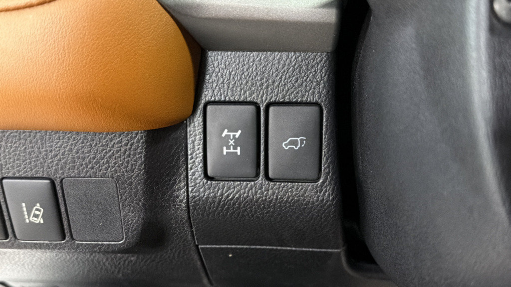 Used 2017 Toyota RAV4 Limited w/ Advanced Technology Package AWD/4WD image 23