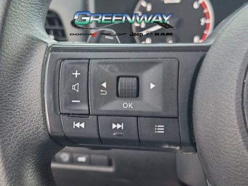 Used 2024 Nissan Rogue SV AWD/4WD image 22