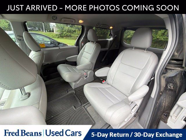 Used 2018 Toyota Sienna XLE w/ XLE Navigation Package AWD/4WD image 13