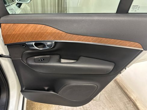 Used 2023 Volvo XC90 T8 Plus image 28