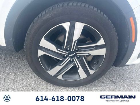 Used 2022 Kia Sorento EX w/ Panoramic Sunroof Package AWD/4WD image 13