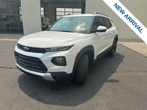 Used 2022 Chevrolet TrailBlazer LT AWD/4WD image 3