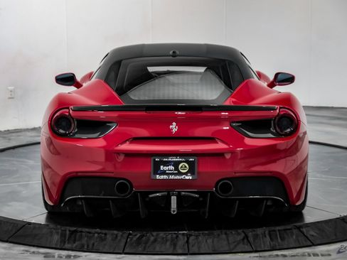 Used 2017 Ferrari 488 GTB RWD image 15