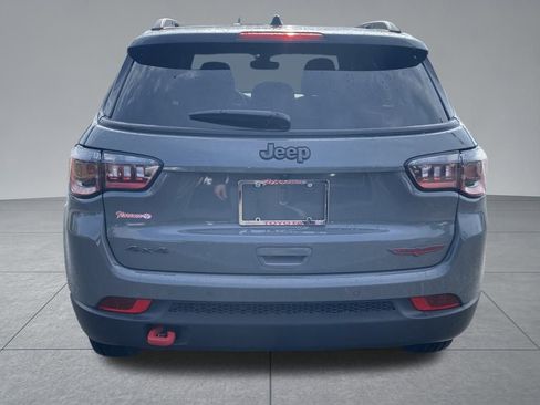 Used 2024 Jeep Compass Trailhawk image 12