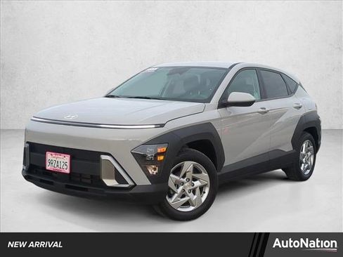 Used 2025 Hyundai Kona SE image 1