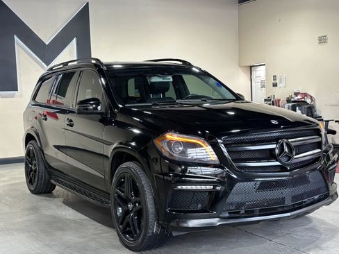Used 2015 Mercedes-Benz GL 550 4MATIC image 2