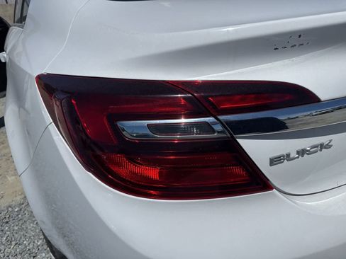 Used 2017 Buick Regal FWD image 6