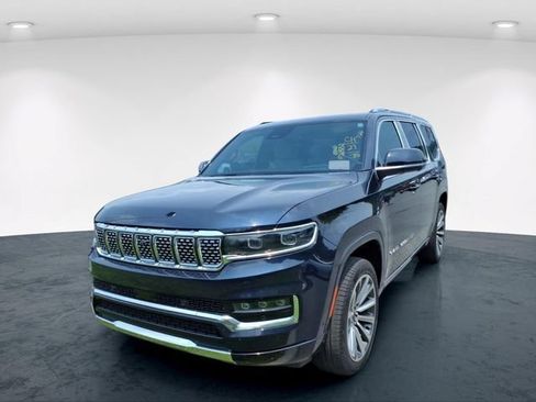 Used 2025 Jeep Grand Wagoneer 4WD image 3