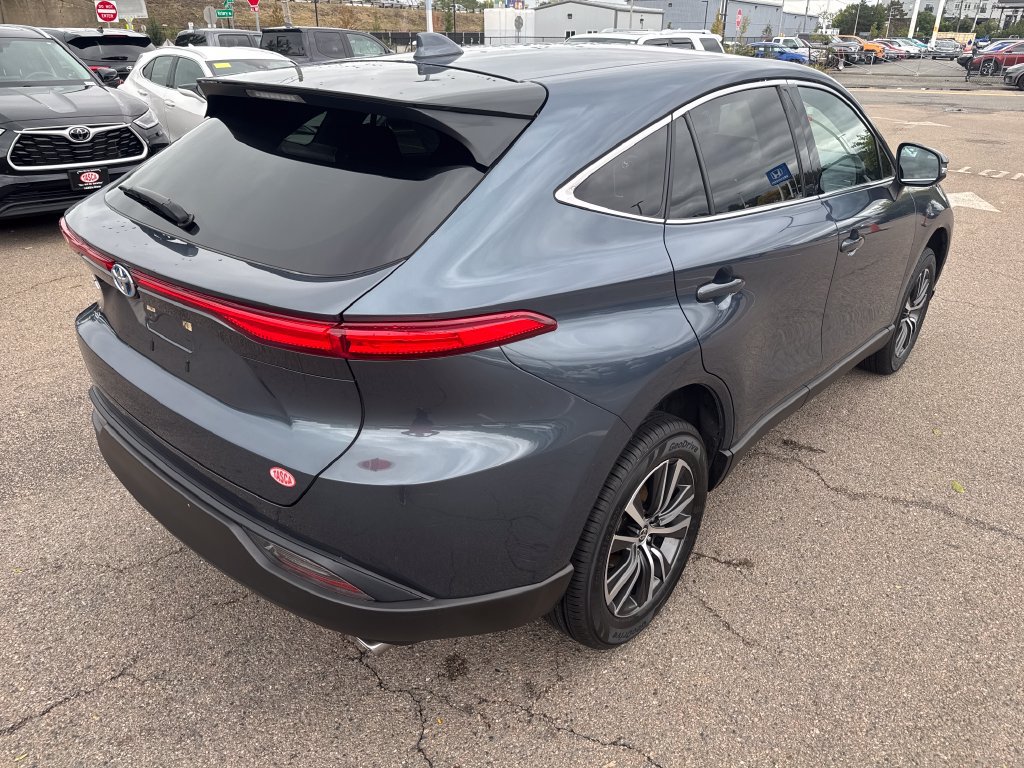 Used 2023 Toyota Venza LE AWD/4WD image 9
