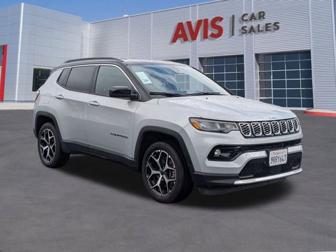 Used 2025 Jeep Compass Limited AWD/4WD image 3