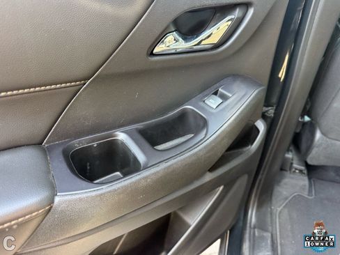 Used 2020 Chevrolet Traverse LT FWD image 9