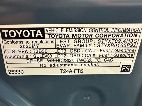 Used 2025 Toyota 4Runner SR5 AWD/4WD image 69