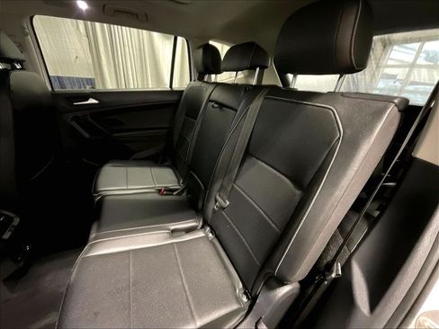 Used 2021 Volkswagen Tiguan SE w/ Panoramic Sunroof Package AWD/4WD image 15