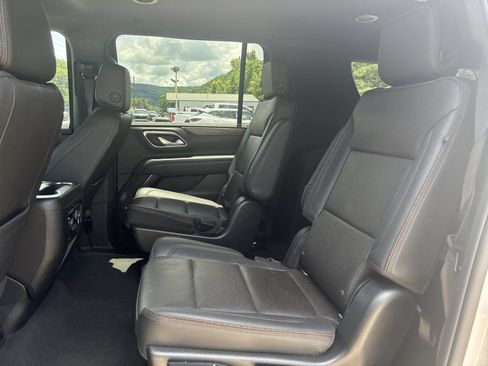 Used 2022 Chevrolet Suburban High Country AWD/4WD image 23