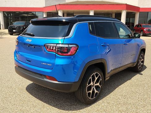 Used 2025 Jeep Compass Limited AWD/4WD image 4