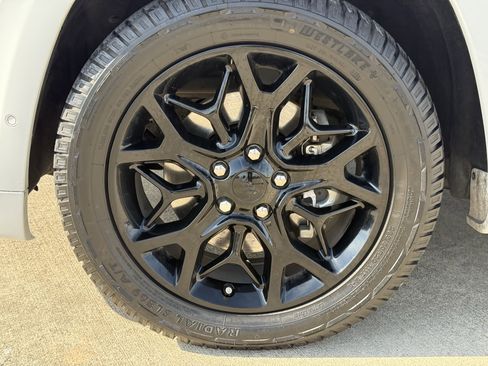 Used 2021 Jeep Grand Cherokee Limited X image 12