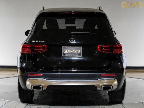 Used 2024 Mercedes-Benz GLB 250 w/ Exclusive Package image 11