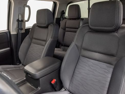 Used 2022 Nissan Frontier SV AWD/4WD image 9