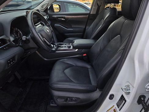 Used 2022 Toyota Highlander Limited AWD/4WD image 16