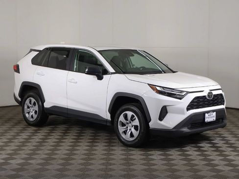Used 2025 Toyota RAV4 LE AWD/4WD image 44