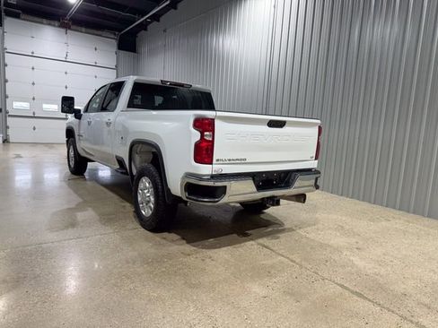 Used 2023 Chevrolet Silverado 2500 LT image 3