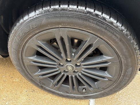 Used 2024 Land Rover Range Rover Evoque Dynamic SE image 9