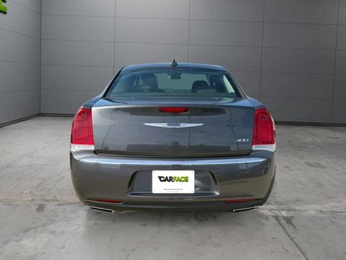 Used 2019 Chrysler 300 Touring RWD image 41