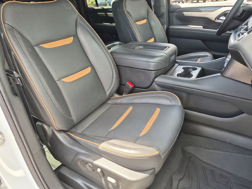 Used 2024 GMC Yukon XL AT4 w/ Technology Package AWD/4WD image 31