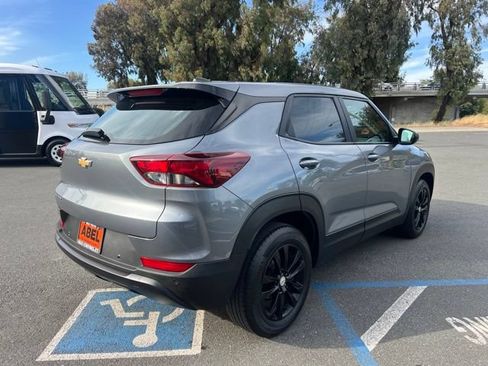 Used 2021 Chevrolet TrailBlazer LS FWD image 5