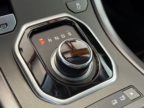 Used 2018 Land Rover Range Rover Evoque SE image 22