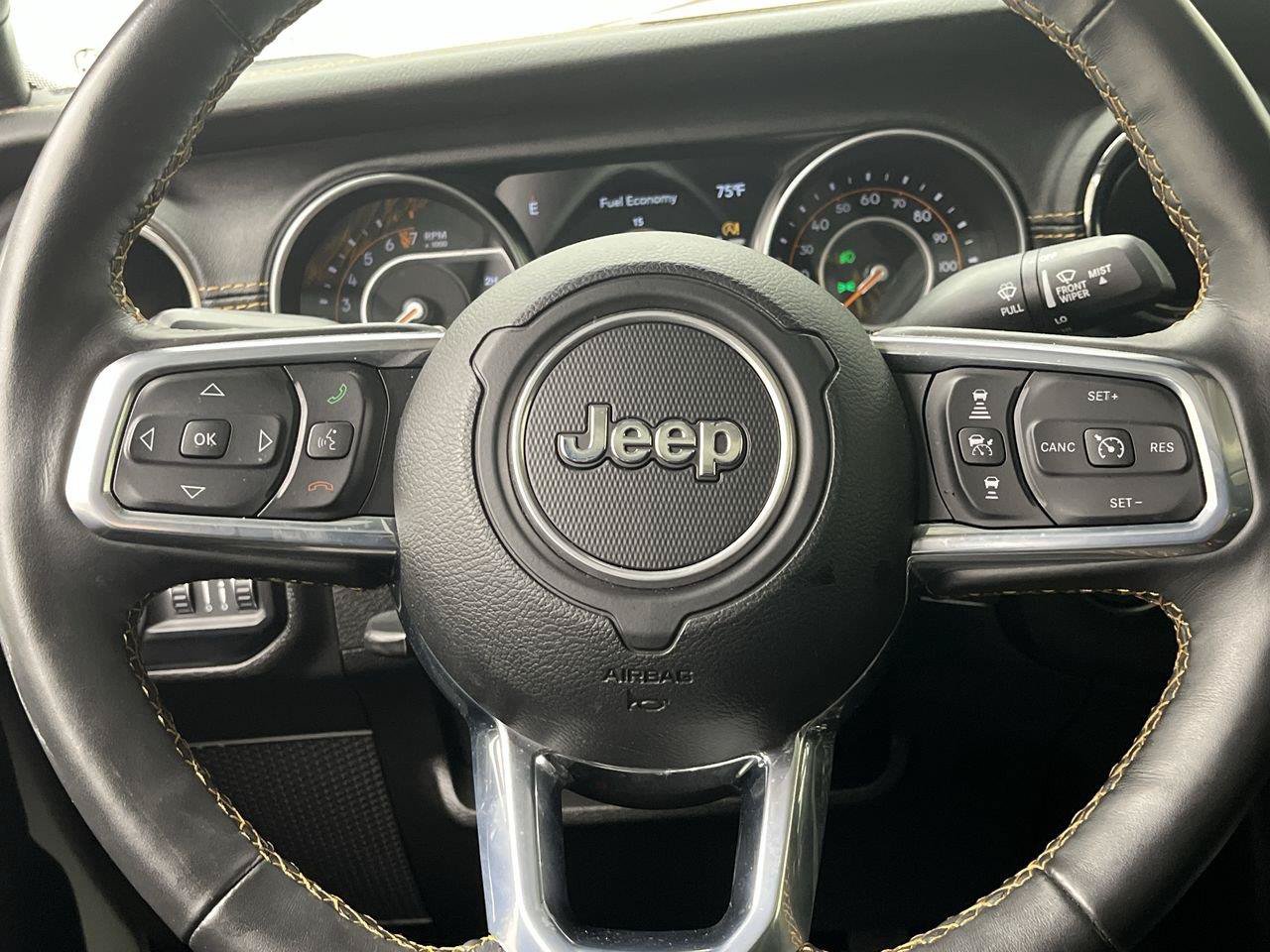 Used 2022 Jeep Gladiator Overland AWD/4WD image 16