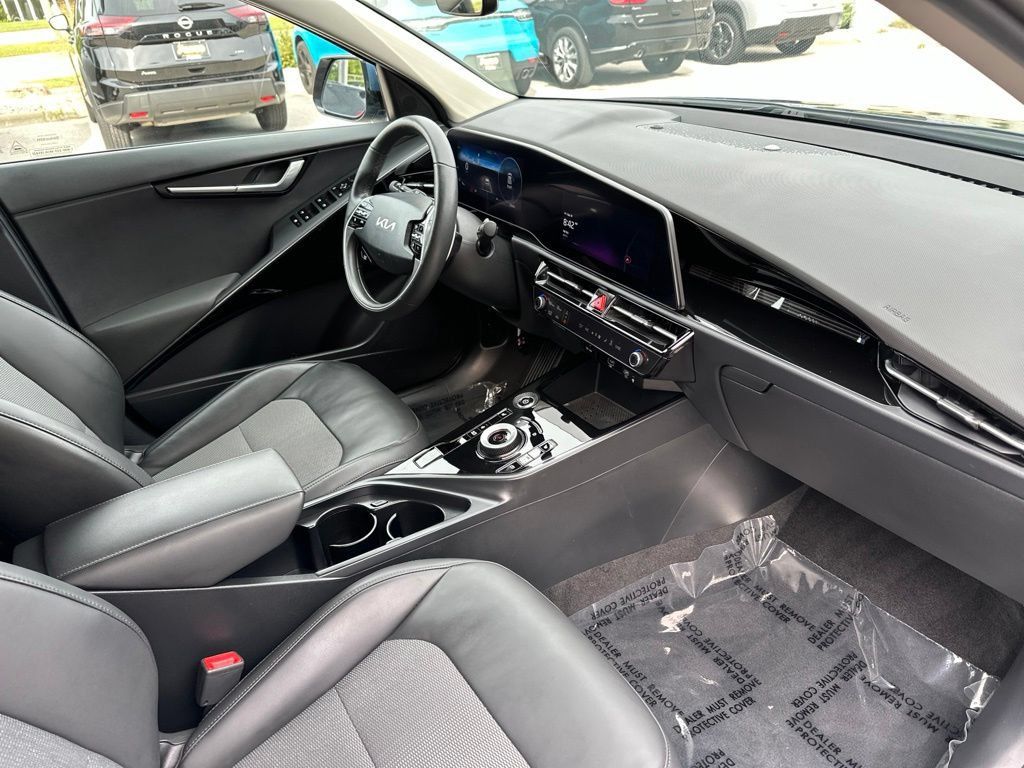 Used 2024 Kia Niro Wind w/ Wind Preserve Package FWD image 18