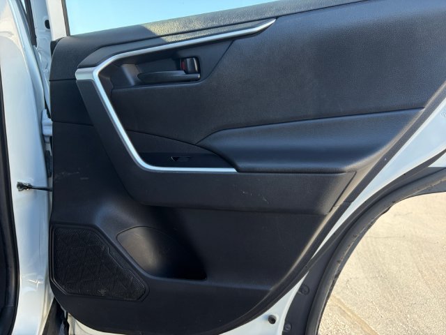 Used 2022 Toyota RAV4 LE AWD/4WD image 36