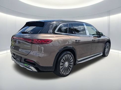 Used 2024 Mercedes-Benz Maybach EQS 680 4MATIC image 6