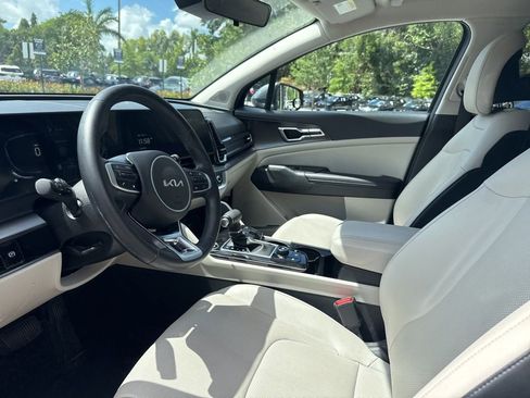 Used 2023 Kia Sportage EX image 15