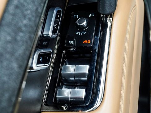 Used 2023 Land Rover Range Rover Sport SE image 38