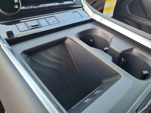 New 2025 Nissan Armada SL image 35