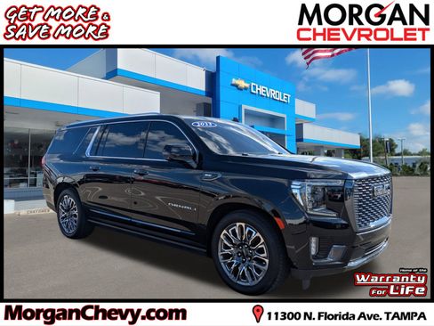 Used 2023 GMC Yukon XL Denali Ultimate image 1